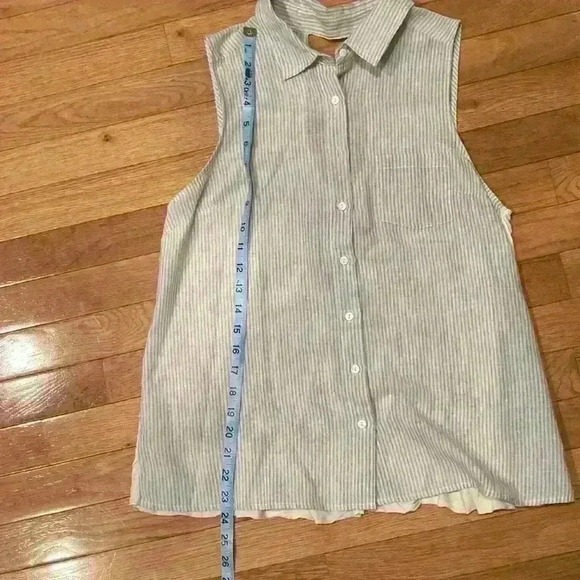 White Crow sleeveless button-down blouse - Picture 12 of 12